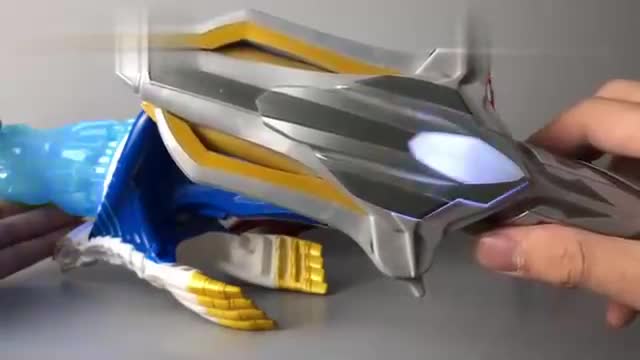 菠萝上传银河奥特曼维克特利谢帕顿圣剑系列