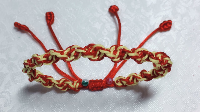 单向平结转运手链来啦,非常简单,没有编织基础的小白也能看会哦