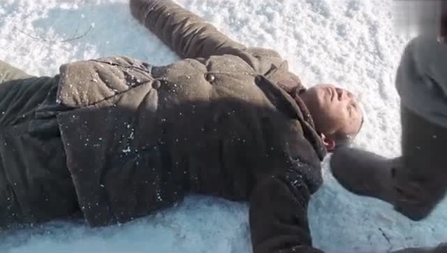 《鬼吹灯之黄皮子坟》人熊现身啦 阮经天竟主动投入人熊怀抱