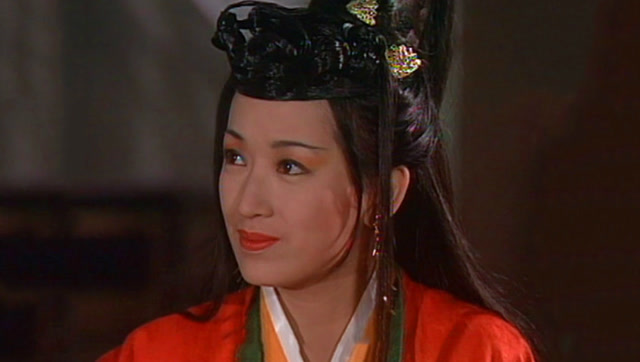 《雪花神剑》聂小凤大战陈天相,使出七巧梭轻松将其碾压
