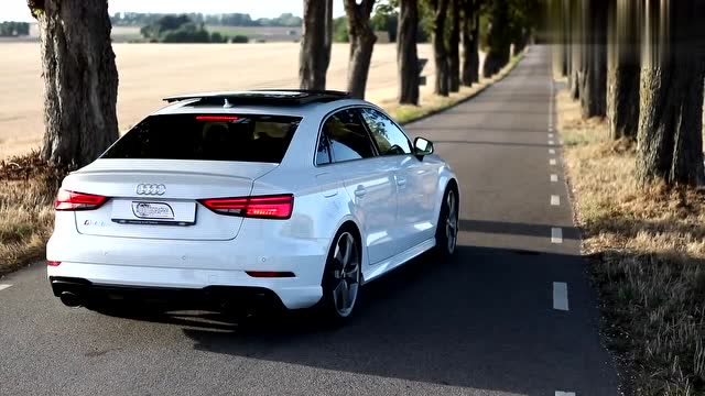 2018 奥迪 rs3轿车 400马力,5缸 冰川白车身,不愧是钢炮王