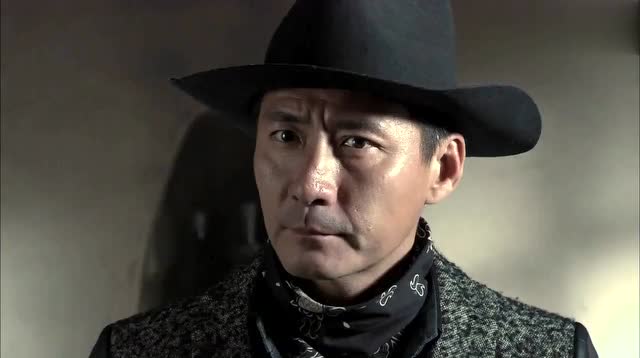 大漠枪神:燕双鹰原来早就识破小玲的身份和土匪的阴谋