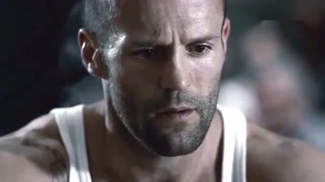 杰森斯坦森上演监狱风云,整个监狱都是肌肉硬汉,淡定如初一点不怂