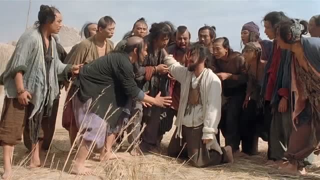 《大话西游之月光宝盒》帮主自打中毒后经常掉粪坑,很是可怜!