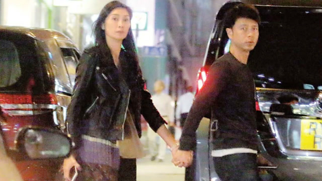 李克勤和卢淑仪开心购物有说有笑,全程拉老婆手呵护有加