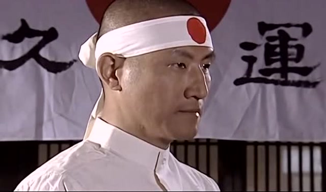 日本军人准备切腹自尽日本武士说出一个秘密