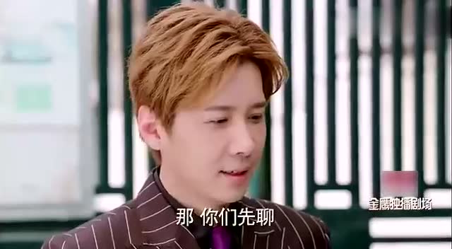 帕金森患者为什么可以走楼梯_美女尿裤子走楼梯_宝贝儿好深边走楼梯边