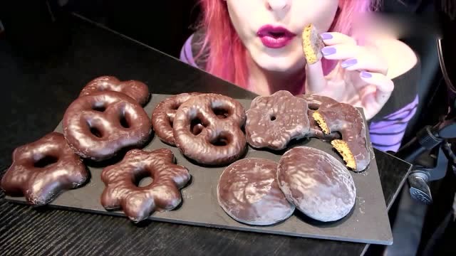 吃播大胃王:美食之花样巧克力,看上去真的很想吃!