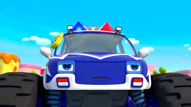 怪兽捣蛋车违反交通规则闯红灯 差点出车祸 怪兽警车抓捕它