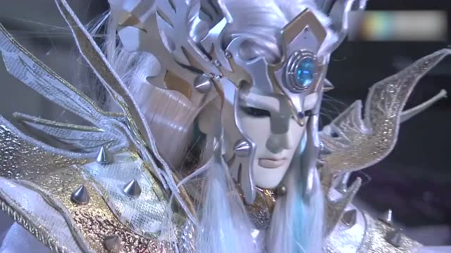 霹雳:冰王铸刀剑三口 绝代天骄应配藻雪剑