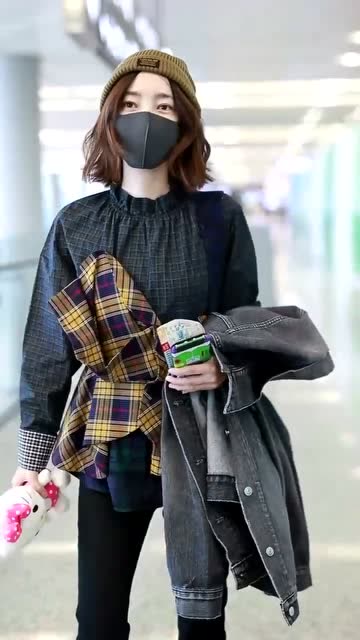 素颜女神王丽坤来了,为什么明星都喜欢戴口罩呢