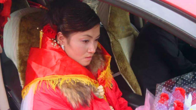 二婚女人在农村成了香饽饽,农村男子说了心里话,总比没媳妇强!