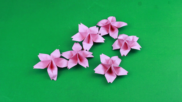 春天就要到了,教你用一张纸折一朵桃花非常漂亮,手工折纸教程