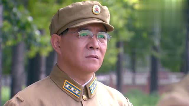 二营来了新政委,看肖占武这个表情,就知道这小子又有坏主意了!
