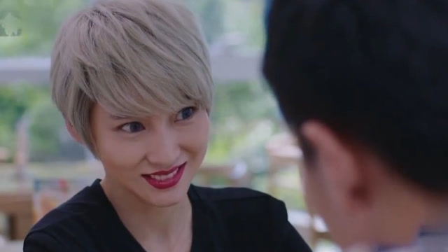 盲约:易飞冒充德民女友,故意当着悠悠的面秀恩爱,悠悠很不是滋味