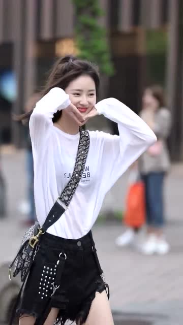 晨妍晨妍,你这也太撩人了吧,难怪成了网红!