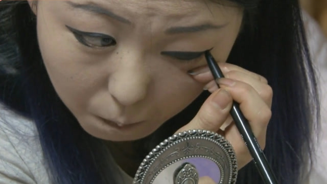 韩国少女天生"鬼眼",用化妆掩饰脸型缺陷,妆后更加不忍直视!