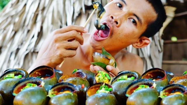 菲律宾小伙吃蜗牛,原汁原味够过瘾,看完忍不住流口水!