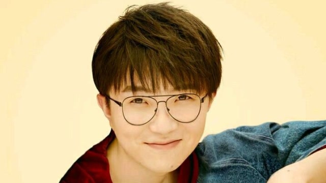 星推官毛不易,现场演唱一首盛夏让观众们泪目!