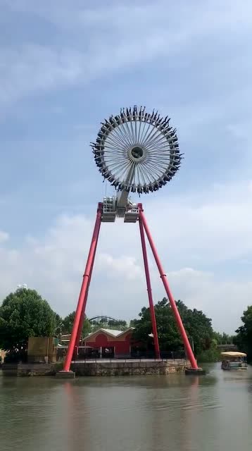 水上大摆锤,这个尖叫声听着就知道多恐怖