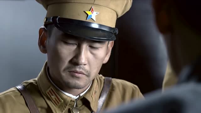 小伙把皇协军手下全拉拢,搞得皇协军队长一脸懵,更加飘摇不定!