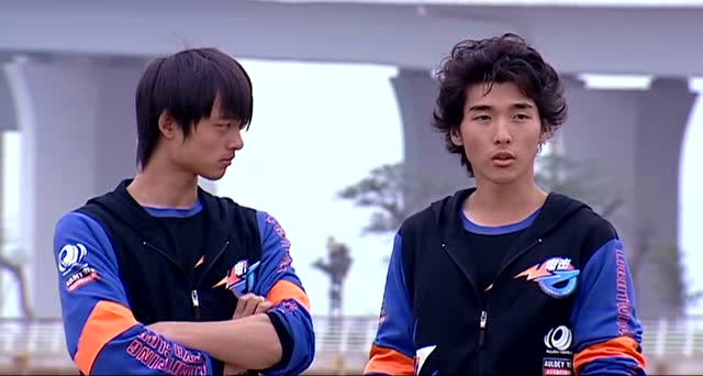 火力少年王:高添挑唆许凯主动找李非比试,一探究竟