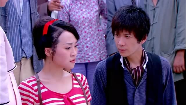 烽火佳人:杜若欢当街跪求父亲答应她和黎绍峰的婚事,心意已决!