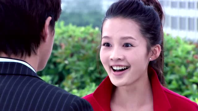 叶琳答应嫁给赫凡,让余非开心不已,可惜爷爷还是不肯点头