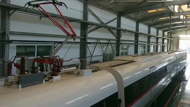 复兴号"升弓""降弓"测试!不知道你们有没有看到电火花!