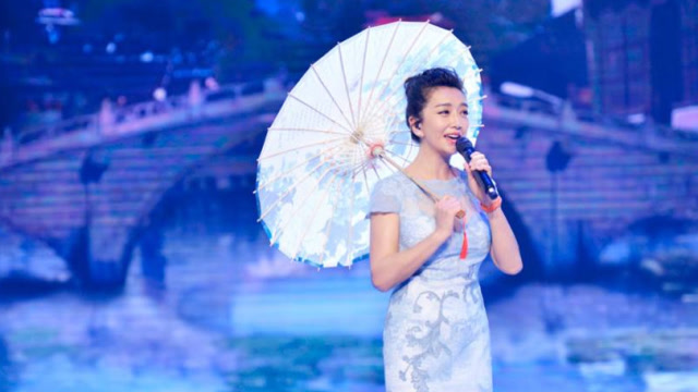 江珊唱歌太好听时隔多年现场再唱梦里水乡温柔嗓音太动人