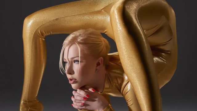 世界上身体最柔软的人,四肢可以任意折叠,她的一个动作无人超越