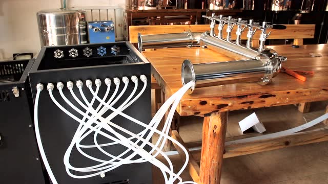 大立式水冷6头扎啤机加拱形带灯酒柱分体啤酒机安装视频