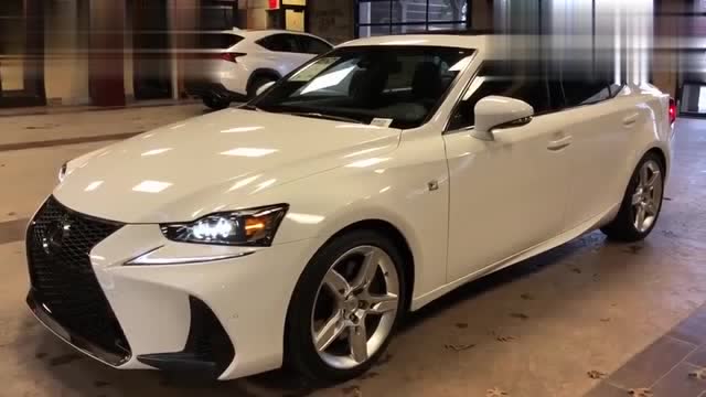 实拍2020款雷克萨斯is300细节,是心动的感觉!