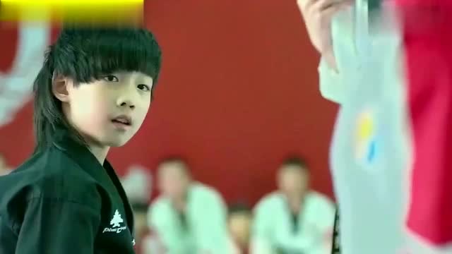 龙拳小子林秋楠与文志的对打时刻,那一刻简直帅爆了,霸气!