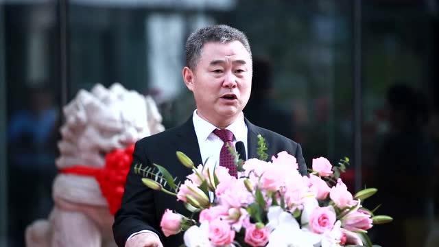 钜成集团董事长薛成标在入驻仪式上发言