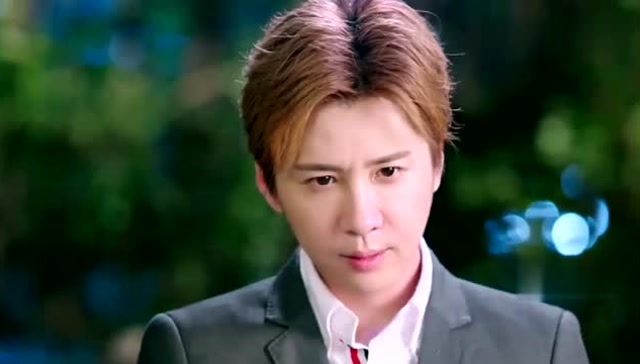 因为遇见你:陆思琛送乐童回家,却意外看见依蓓照片,发现真相了