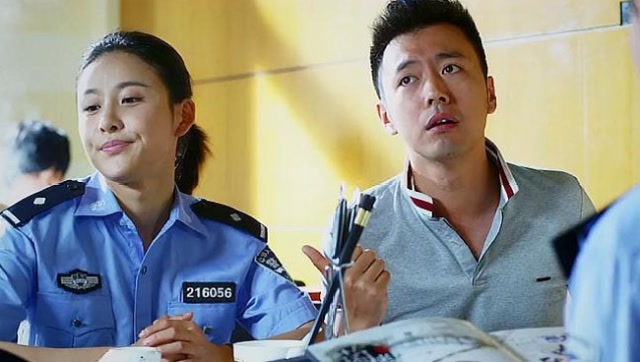 无贼-警花与帅哥约会,不料向上突然说出一句话,帅哥瞬间被吓跑