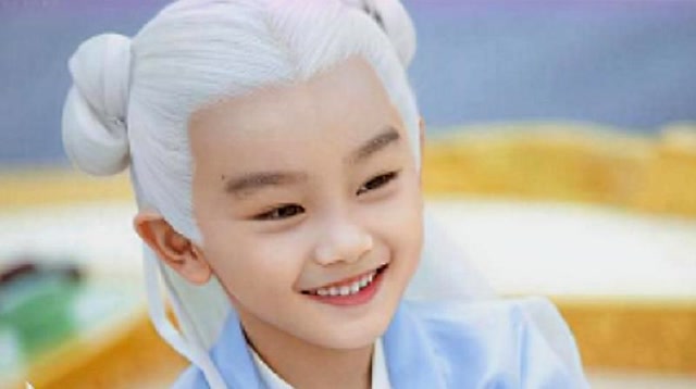 阿离大名叫白辰!不料白滚滚大名更牛掰,凤九一脸嘚瑟!