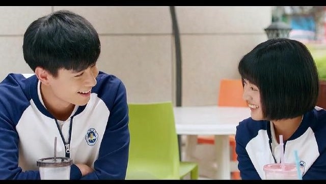 江辰在小希家唱了黑猫警长,陈小希懊恼自己咋不在家,陆杨调侃:你想做