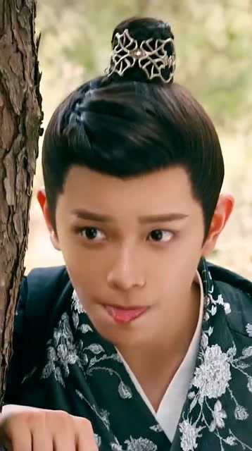 丁禹兮还原挑眉杀,见识一下会单边挑眉的男生到底有多撩人?