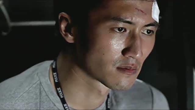 证人:为了救女孩,谢霆锋负伤行动,希望能为自己赎罪