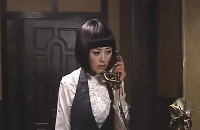 猎鹰1949莎莉接起电话对面说了什么吓地她慌张挂断