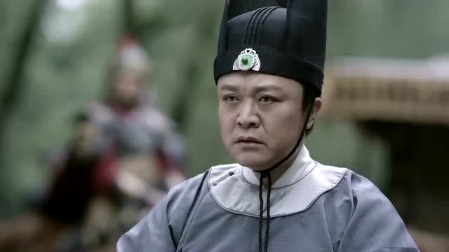 《开封府》周怀仁依旧坐在家门口巡逻,不过他今日终于盼来了陈公公