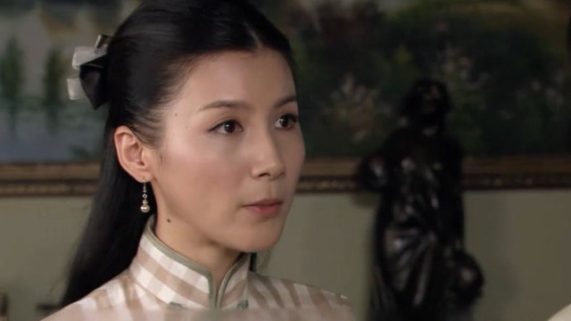 《刺刀英雄》第5集:郑婷婷拜托刘曼华买药,许五盘查药铺发现线索