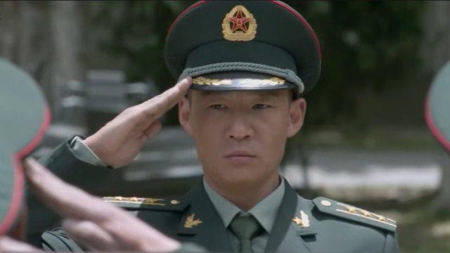《雪域雄鹰》第14集:徐文强不舍转业告别,乔二荣宁开始新征程