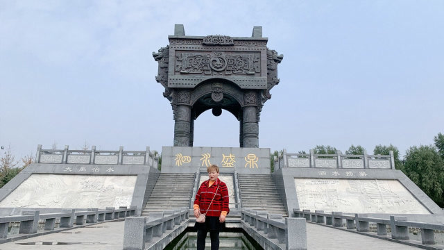 山东泗水最美之泗水盛鼎,高15.9米鼎重52吨,还不赶快过来围观