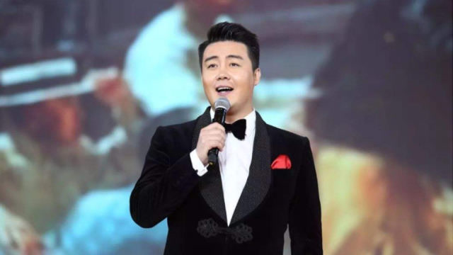 张英席歌唱二小放牛郎诠释了革命的英雄故事听哭了