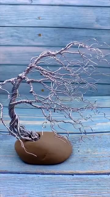 旧笔芯,小铝丝,做树树,再给树来一点风