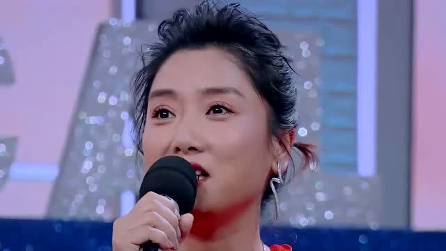 被骚扰?凤凰传奇玲花遭陌生男子故意挡路 工作人员抬手阻挡