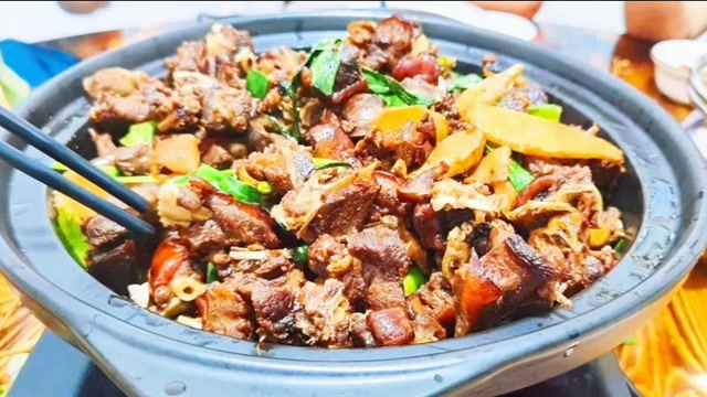 玉林狗肉节现场记录,狗肉配荔枝,餐饮店生意火爆